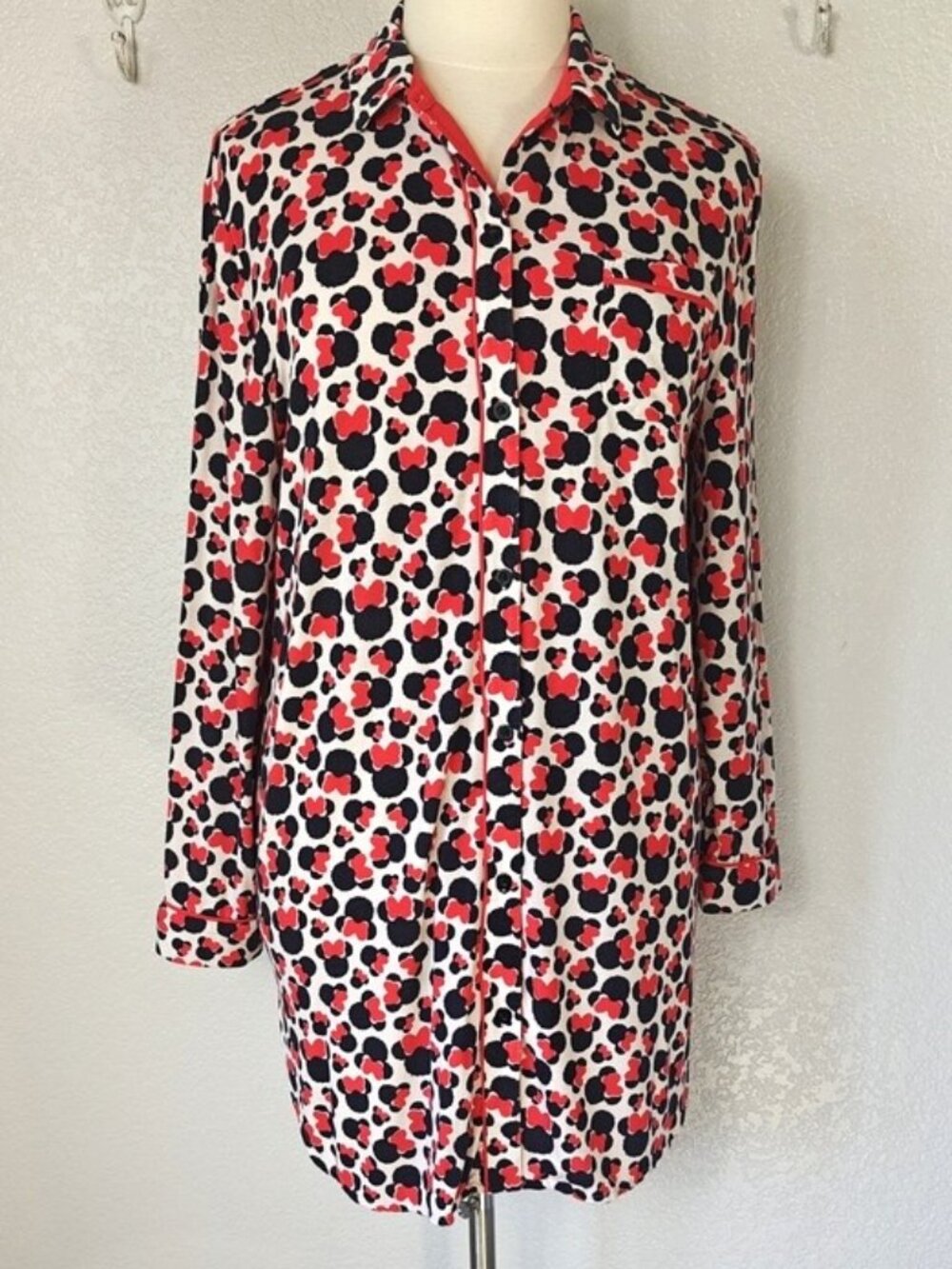 Disney Size M Sleepshirt Minnie Mouse Soft Jersey Long Sleeves Button Down
